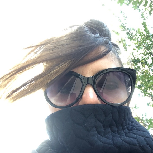 Meet your Posher, Kristin - Picture 2 of 2